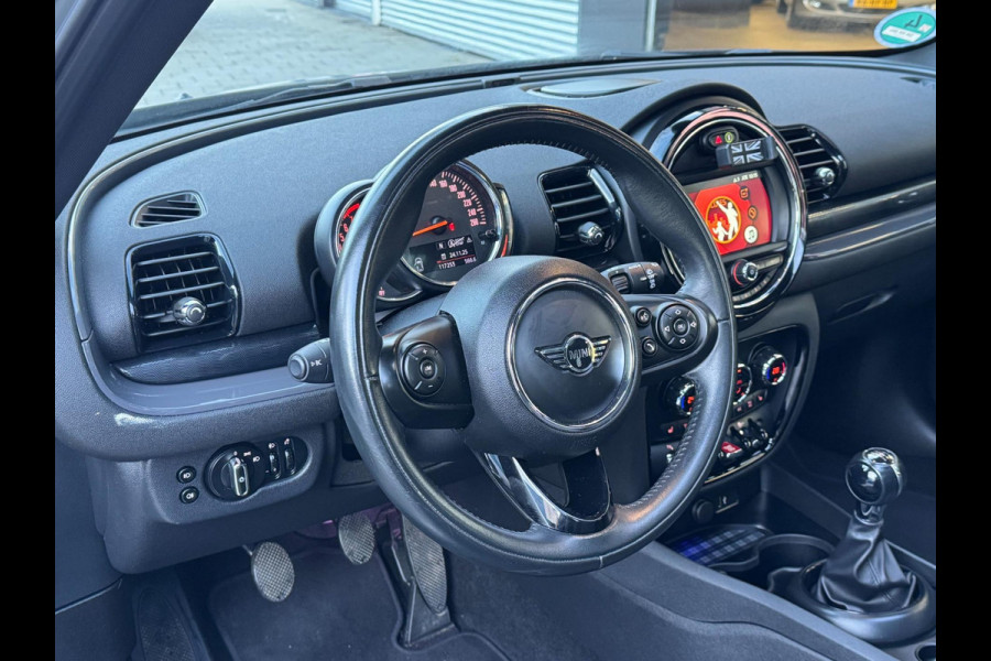 MINI Clubman 1.5 One Pepper II - Panorama dak I Airco I Sport velgen I PDC I Dealer onderhouden
