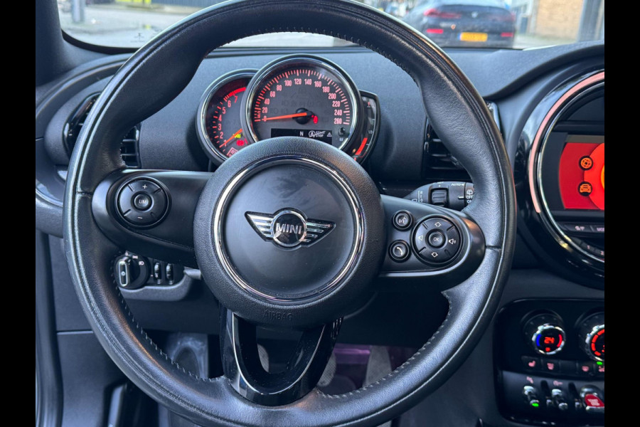 MINI Clubman 1.5 One Pepper II - Panorama dak I Airco I Sport velgen I PDC I Dealer onderhouden