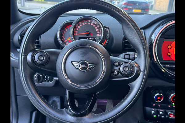 MINI Clubman 1.5 One Pepper II - Panorama dak I Airco I Sport velgen I PDC I Dealer onderhouden