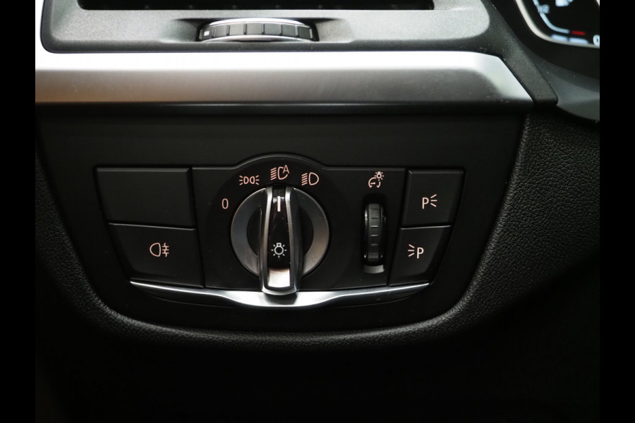 BMW X3 xDrive30e LCI High Executive | Panoramadak | Head Up | Camera | Virtual | Leder | Memory | Carplay