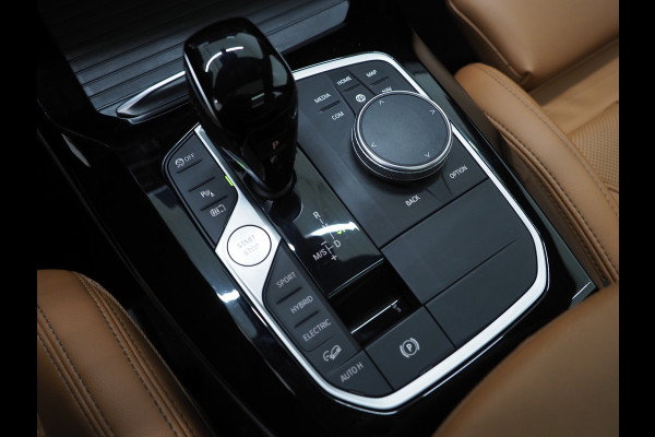 BMW X3 xDrive30e LCI High Executive | Panoramadak | Head Up | Camera | Virtual | Leder | Memory | Carplay
