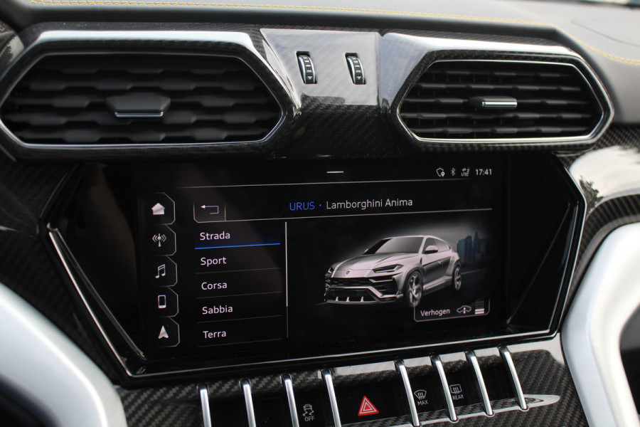 Lamborghini Urus 4.0 V8 / NL Auto! / Full Carbon / Keramisch / B&O / Pano / 360Camera / Head-up / 23'' / Stoelventilatie / Massage