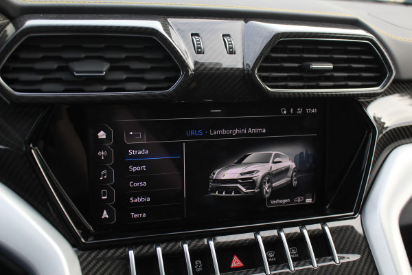 Lamborghini Urus 4.0 V8 / NL Auto! / Full Carbon / Keramisch / B&O / Pano / 360Camera / Head-up / 23'' / Stoelventilatie / Massage