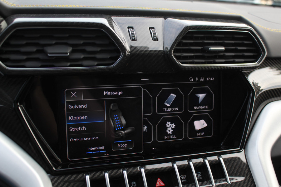 Lamborghini Urus 4.0 V8 / NL Auto! / Full Carbon / Keramisch / B&O / Pano / 360Camera / Head-up / 23'' / Stoelventilatie / Massage