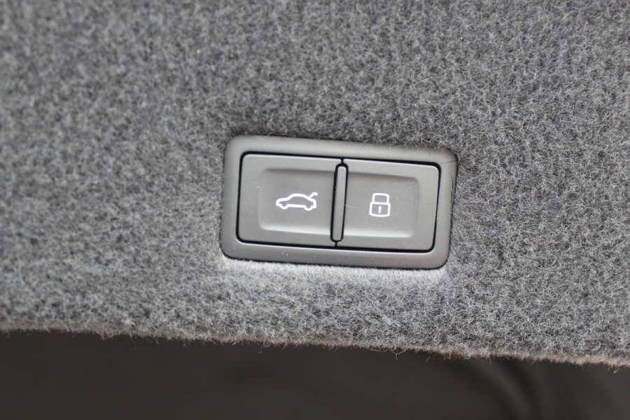 Lamborghini Urus 4.0 V8 / NL Auto! / Full Carbon / Keramisch / B&O / Pano / 360Camera / Head-up / 23'' / Stoelventilatie / Massage