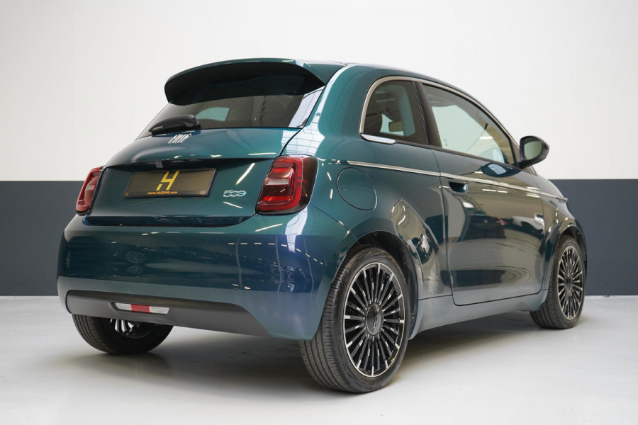 Fiat 500 Icon 42 kWh | SoH 93% | Panoramadak | Keyless | Achteruitrijcamera | Navigatie