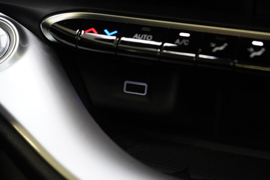 Fiat 500 Icon 42 kWh | SoH 93% | Panoramadak | Keyless | Achteruitrijcamera | Navigatie