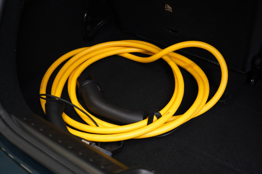 Fiat 500 Icon 42 kWh | SoH 93% | Panoramadak | Keyless | Achteruitrijcamera | Navigatie