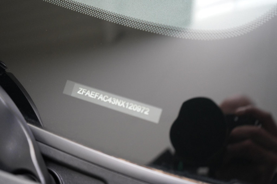 Fiat 500 Icon 42 kWh | SoH 93% | Panoramadak | Keyless | Achteruitrijcamera | Navigatie