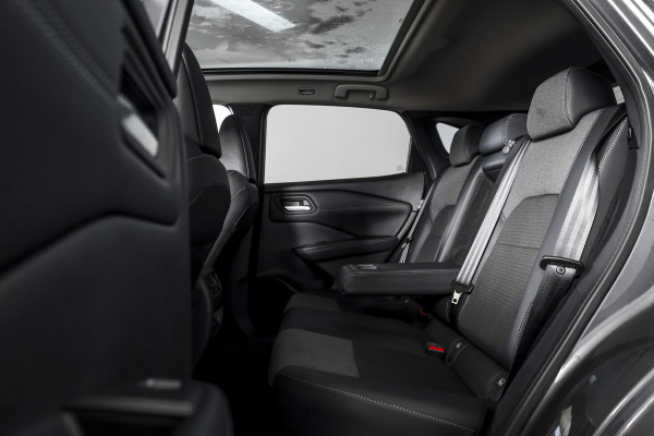 Nissan QASHQAI 1.3 MHEV 158 PK Xtronic N-Connecta - Automaat (Nieuw Model) | Panodak | Cold Pack | Dig. Cockpit | Adapt. Cruise | 360 Camera | PDC | NAV + App Connect | LM 18" | ECC | 7691