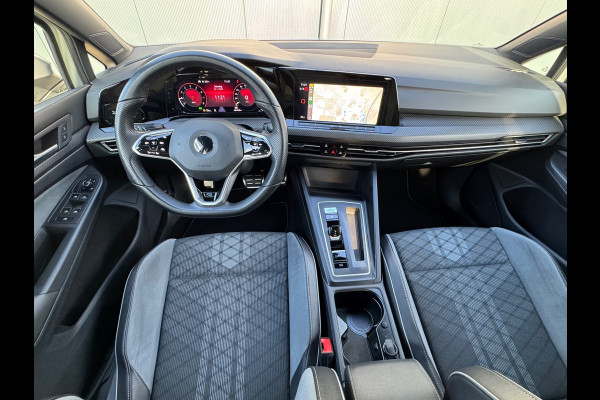 Volkswagen Golf 1.5 eTSI R-Line * iQ Light * Side Assist * Ambient Light *