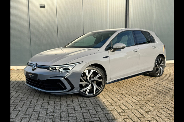 Volkswagen Golf 1.5 eTSI R-Line * iQ Light * Side Assist * Ambient Light *