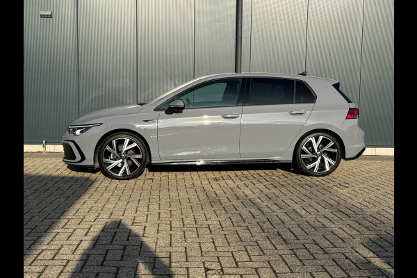Volkswagen Golf 1.5 eTSI R-Line * iQ Light * Side Assist * Ambient Light *