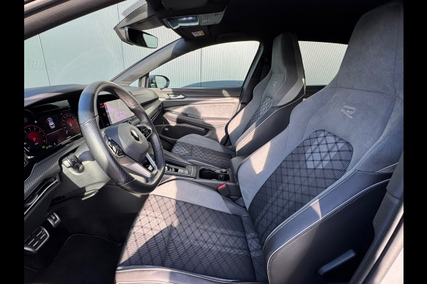 Volkswagen Golf 1.5 eTSI R-Line * iQ Light * Side Assist * Ambient Light *