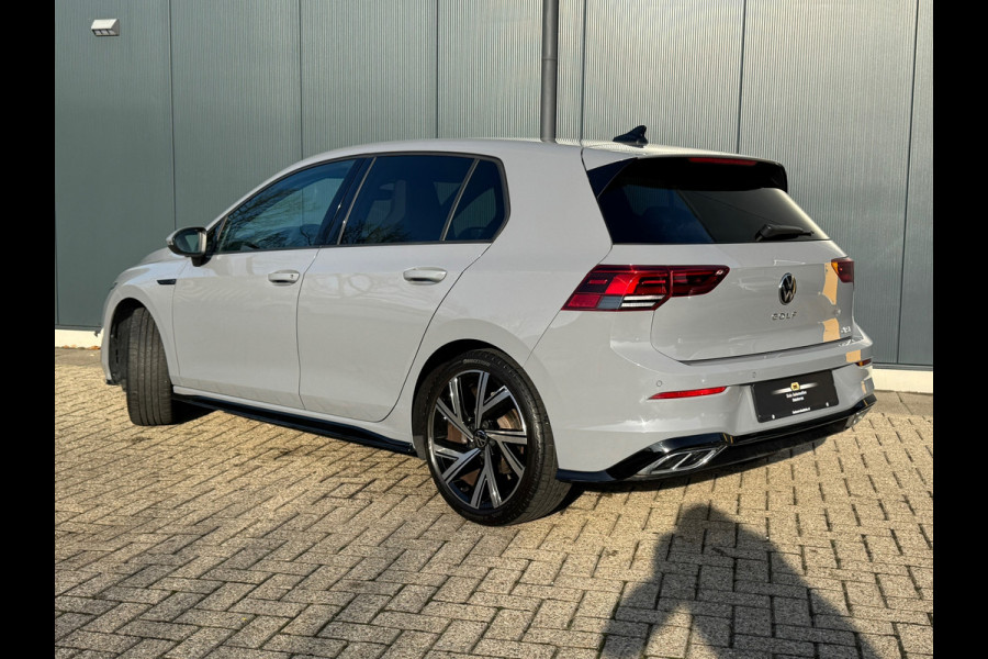 Volkswagen Golf 1.5 eTSI R-Line * iQ Light * Side Assist * Ambient Light *