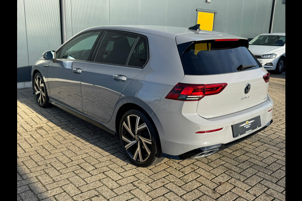 Volkswagen Golf 1.5 eTSI R-Line * iQ Light * Side Assist * Ambient Light *
