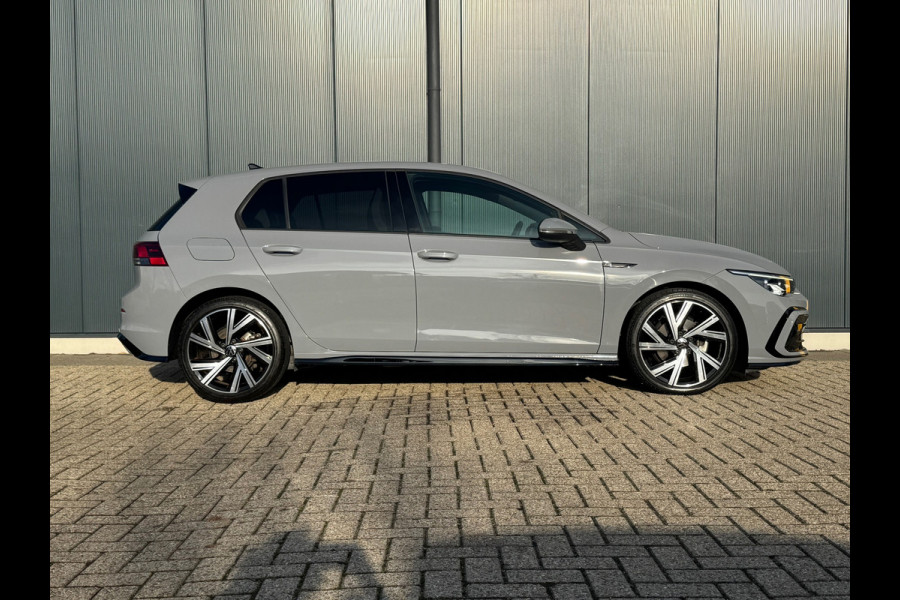 Volkswagen Golf 1.5 eTSI R-Line * iQ Light * Side Assist * Ambient Light *