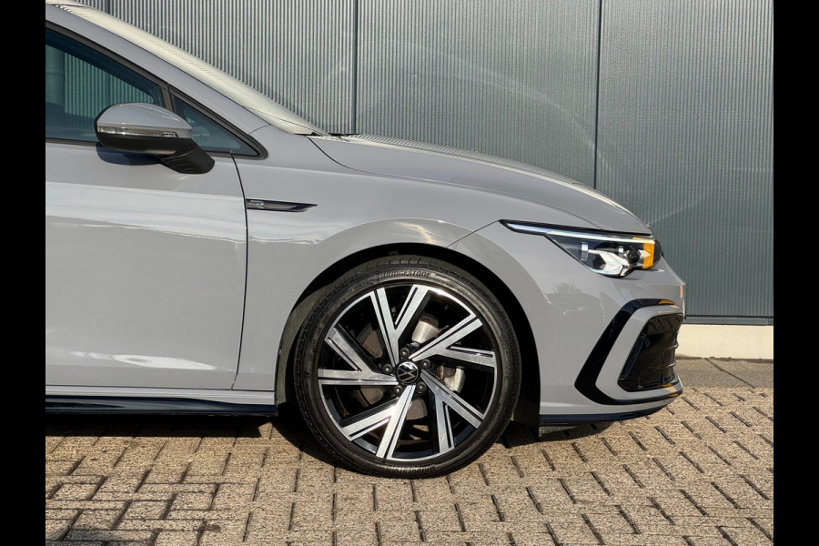 Volkswagen Golf 1.5 eTSI R-Line * iQ Light * Side Assist * Ambient Light *