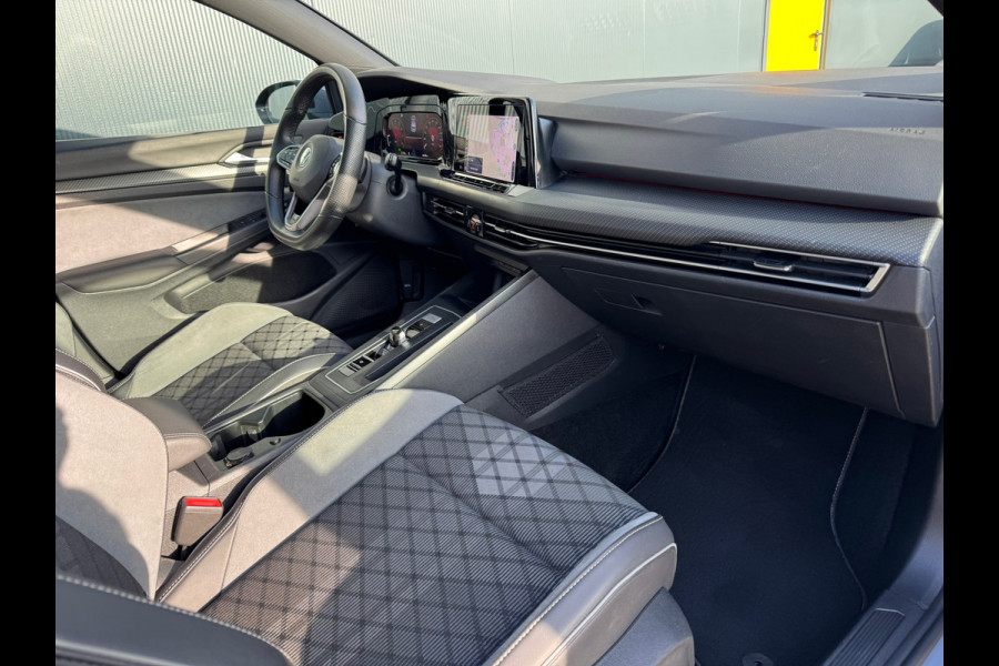 Volkswagen Golf 1.5 eTSI R-Line * iQ Light * Side Assist * Ambient Light *