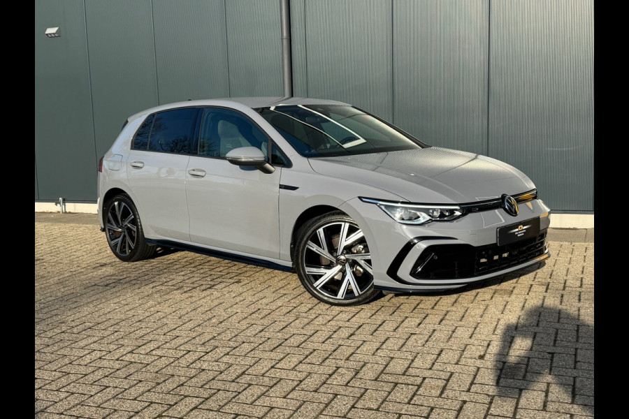 Volkswagen Golf 1.5 eTSI R-Line * iQ Light * Side Assist * Ambient Light *