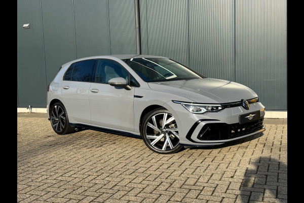 Volkswagen Golf 1.5 eTSI R-Line * iQ Light * Side Assist * Ambient Light *