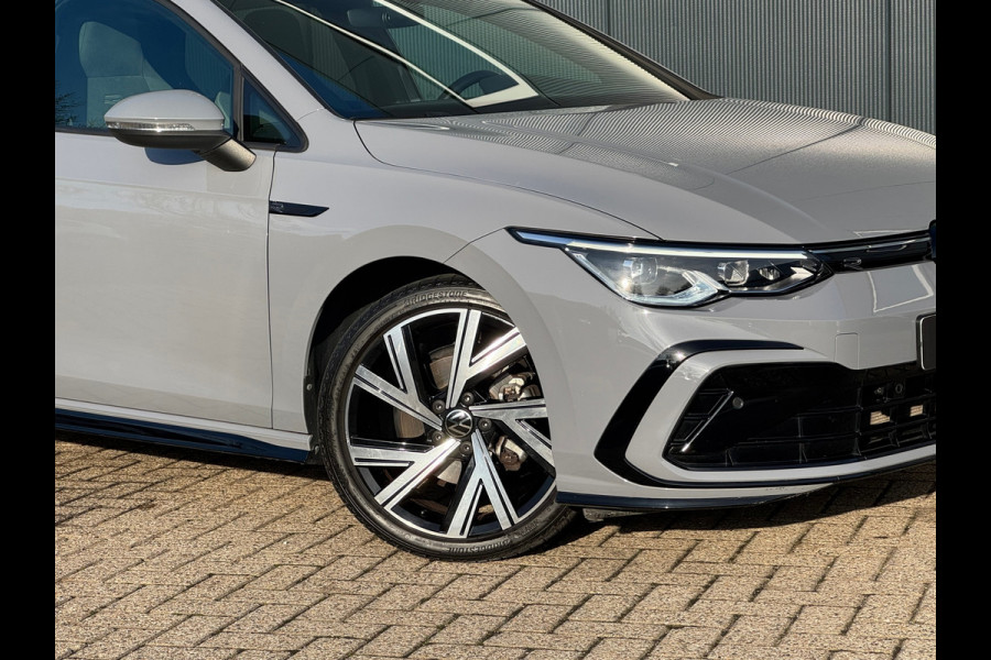 Volkswagen Golf 1.5 eTSI R-Line * iQ Light * Side Assist * Ambient Light *