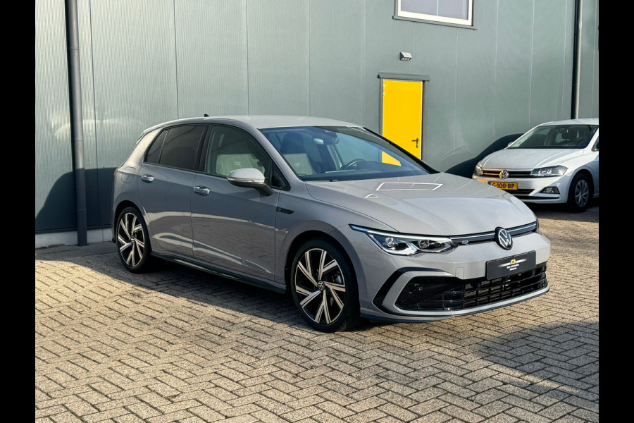Volkswagen Golf 1.5 eTSI R-Line * iQ Light * Side Assist * Ambient Light *