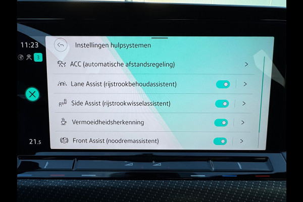 Volkswagen Golf 1.5 eTSI R-Line * iQ Light * Side Assist * Ambient Light *