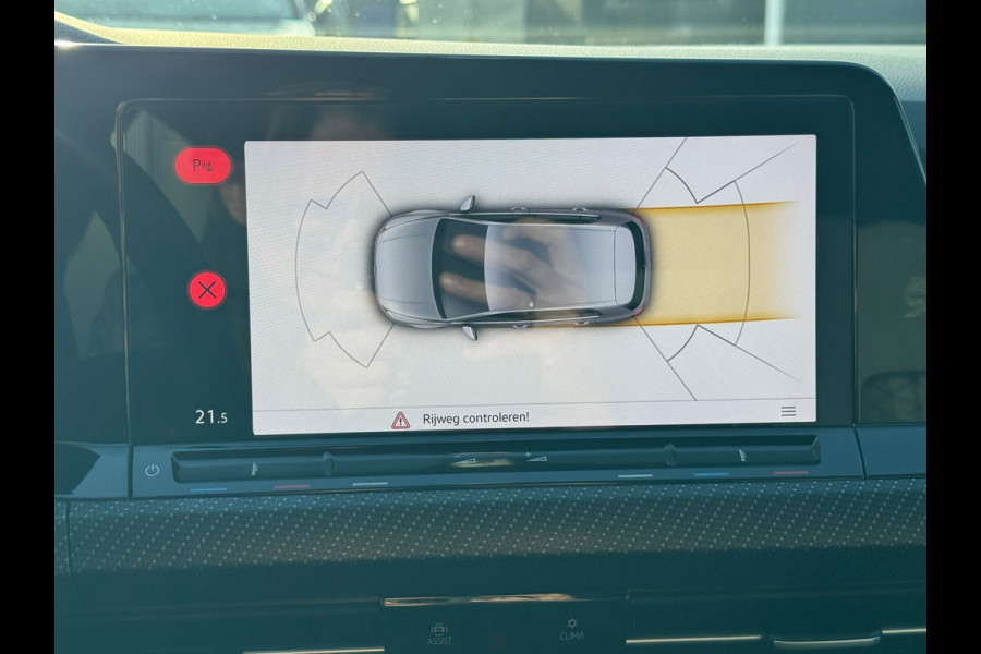 Volkswagen Golf 1.5 eTSI R-Line * iQ Light * Side Assist * Ambient Light *