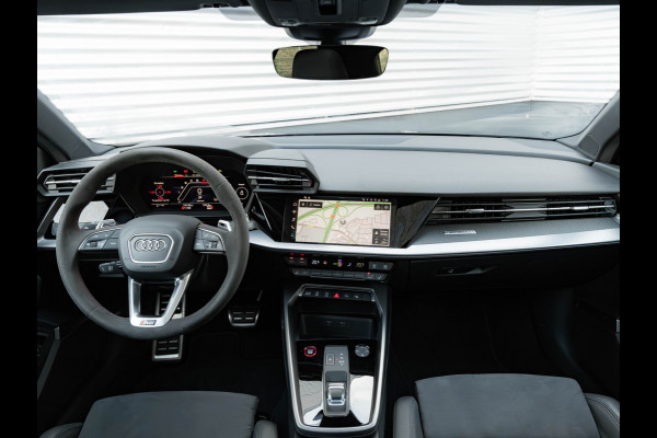 Audi A3 Sportback 2.5 TFSI RS3 Quattro - Pano - Bang & Olufsen - ACC - RS Sportuitlaat