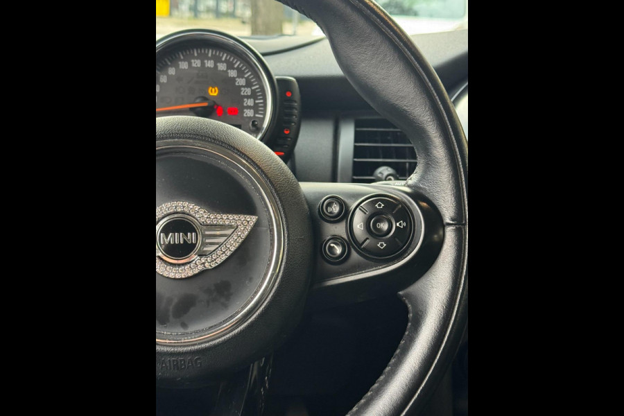 MINI Mini 1.2 One Salt 5Drs - Navigatie I Airco I PDC I Sport velgen I Comfort pakket I Dealer onderhouden
