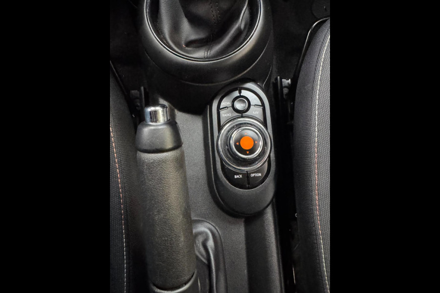 MINI Mini 1.2 One Salt 5Drs - Navigatie I Airco I PDC I Sport velgen I Comfort pakket I Dealer onderhouden