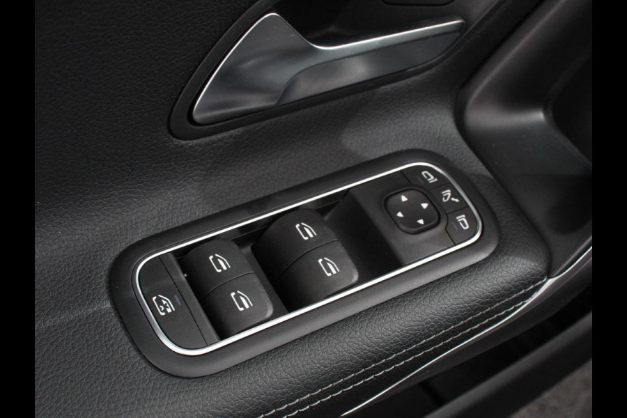 Mercedes-Benz A-Klasse 200 Automaat Progressive Mercedes-Benz A-klasse 200 Progressive | Navigatie | Climate Control | Lane Assist | Camera | Trekhaak | DAB | LED | Verkeersbord Herkenning |