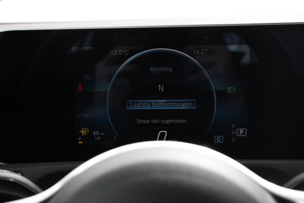 Mercedes-Benz A-Klasse 200 Automaat Progressive Mercedes-Benz A-klasse 200 Progressive | Navigatie | Climate Control | Lane Assist | Camera | Trekhaak | DAB | LED | Verkeersbord Herkenning |