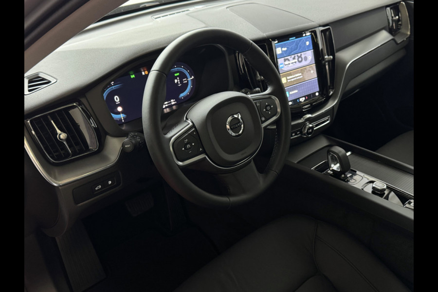 Volvo XC60 ✅NIEUWE AUTO✅ VAPOUR GREY 2.0 T6 350 PK PHEV LEER AWD PLUS BRIGHT LONG RANGE PANO PERF.AUDIO ELEK.KLEP phev