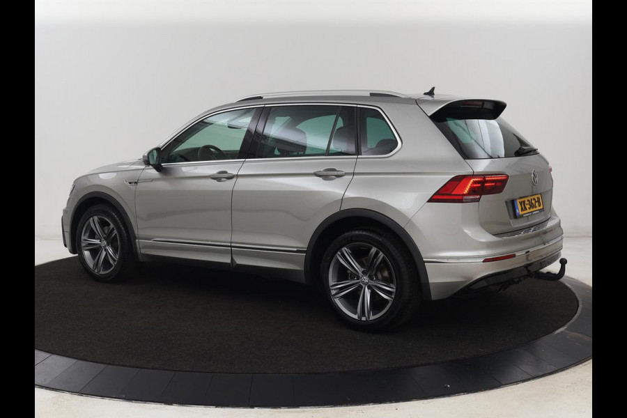 Volkswagen Tiguan 1.4 TSI R Line | Stoelverwarming | Trekhaak | Carplay | Navigatie | Virtual Cockpit | Adaptive cruise | 19'' | Parkeerhulp | Bluetooth | Adaptief LED