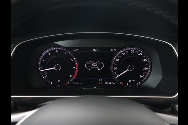 Volkswagen Tiguan 1.4 TSI R Line | Stoelverwarming | Trekhaak | Carplay | Navigatie | Virtual Cockpit | Adaptive cruise | 19'' | Parkeerhulp | Bluetooth | Adaptief LED