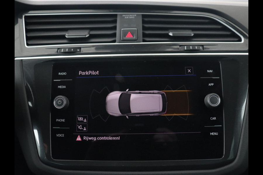 Volkswagen Tiguan 1.4 TSI R Line | Stoelverwarming | Trekhaak | Carplay | Navigatie | Virtual Cockpit | Adaptive cruise | 19'' | Parkeerhulp | Bluetooth | Adaptief LED