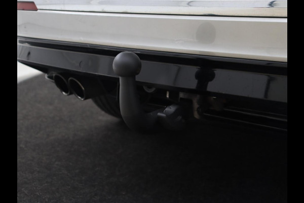 Volkswagen Tiguan 1.4 TSI R Line | Stoelverwarming | Trekhaak | Carplay | Navigatie | Virtual Cockpit | Adaptive cruise | 19'' | Parkeerhulp | Bluetooth | Adaptief LED