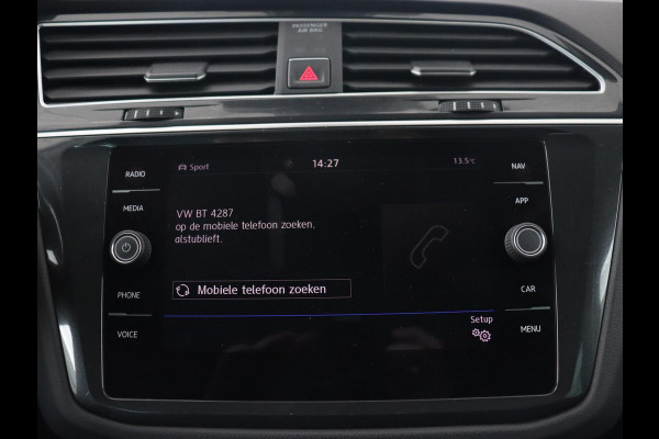 Volkswagen Tiguan 1.4 TSI R Line | Stoelverwarming | Trekhaak | Carplay | Navigatie | Virtual Cockpit | Adaptive cruise | 19'' | Parkeerhulp | Bluetooth | Adaptief LED