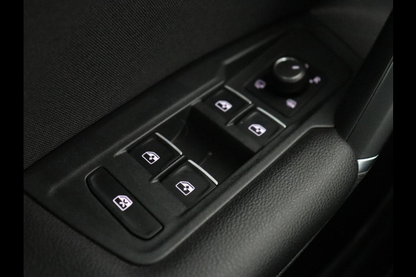 Volkswagen Tiguan 1.4 TSI R Line | Stoelverwarming | Trekhaak | Carplay | Navigatie | Virtual Cockpit | Adaptive cruise | 19'' | Parkeerhulp | Bluetooth | Adaptief LED
