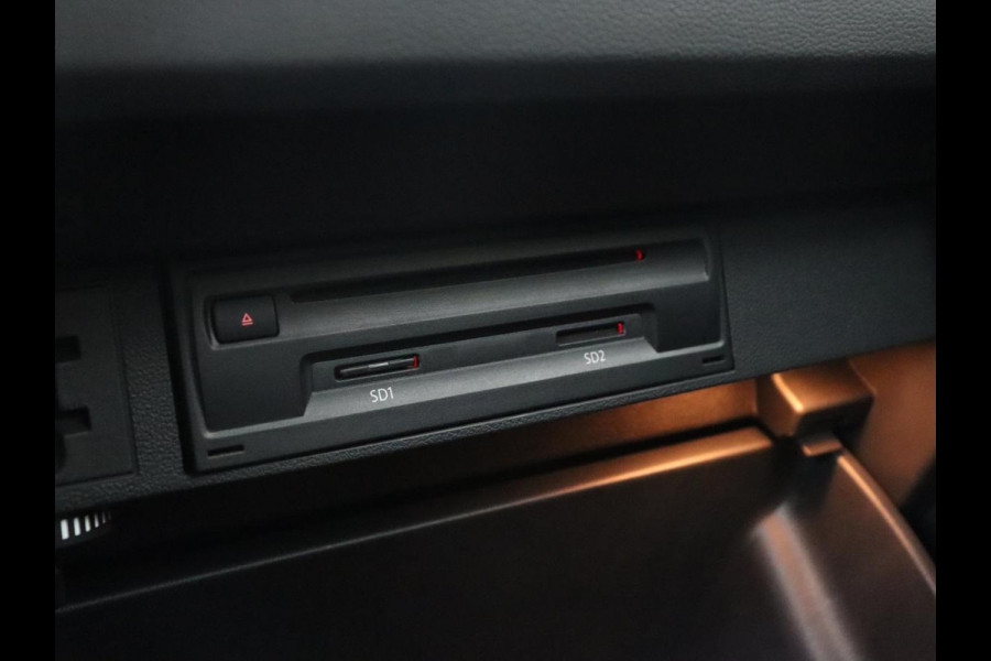 Volkswagen Tiguan 1.4 TSI R Line | Stoelverwarming | Trekhaak | Carplay | Navigatie | Virtual Cockpit | Adaptive cruise | 19'' | Parkeerhulp | Bluetooth | Adaptief LED