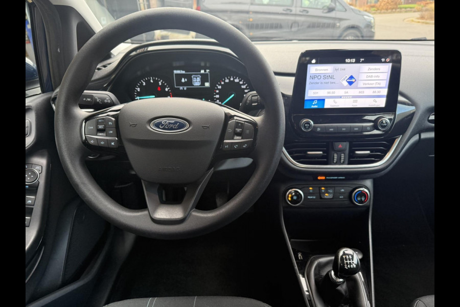 Ford Fiesta 1.0 EcoBoost / Trekhaak / Navigatie (Apple CarPlay-Android / Cruise Control / Recent onderhoud gehad incl. Remmen