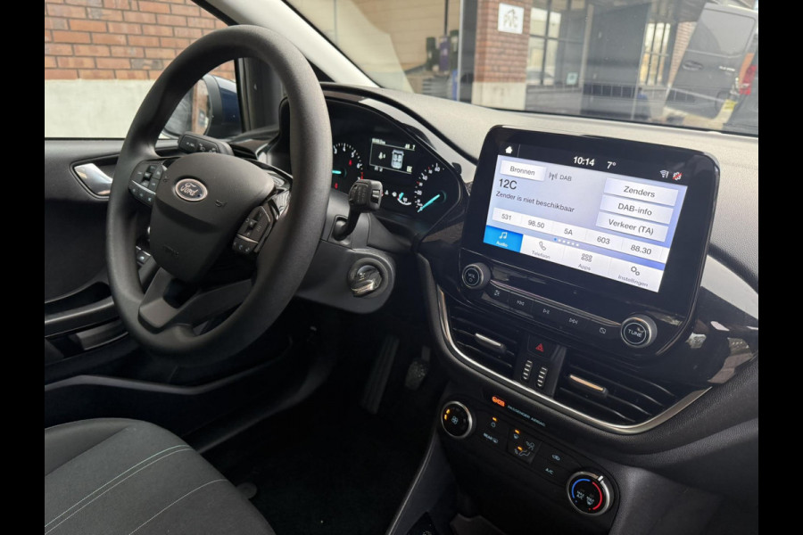 Ford Fiesta 1.0 EcoBoost / Trekhaak / Navigatie (Apple CarPlay-Android / Cruise Control / Recent onderhoud gehad incl. Remmen