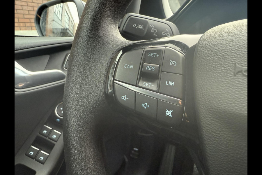 Ford Fiesta 1.0 EcoBoost / Trekhaak / Navigatie (Apple CarPlay-Android / Cruise Control / Recent onderhoud gehad incl. Remmen