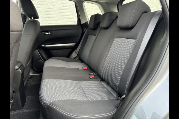 Suzuki Vitara 1.5 Hybrid Select Automaat Adaptive cruise Climate control Apple / Android Stoelverwarming Dodehoekdetectie