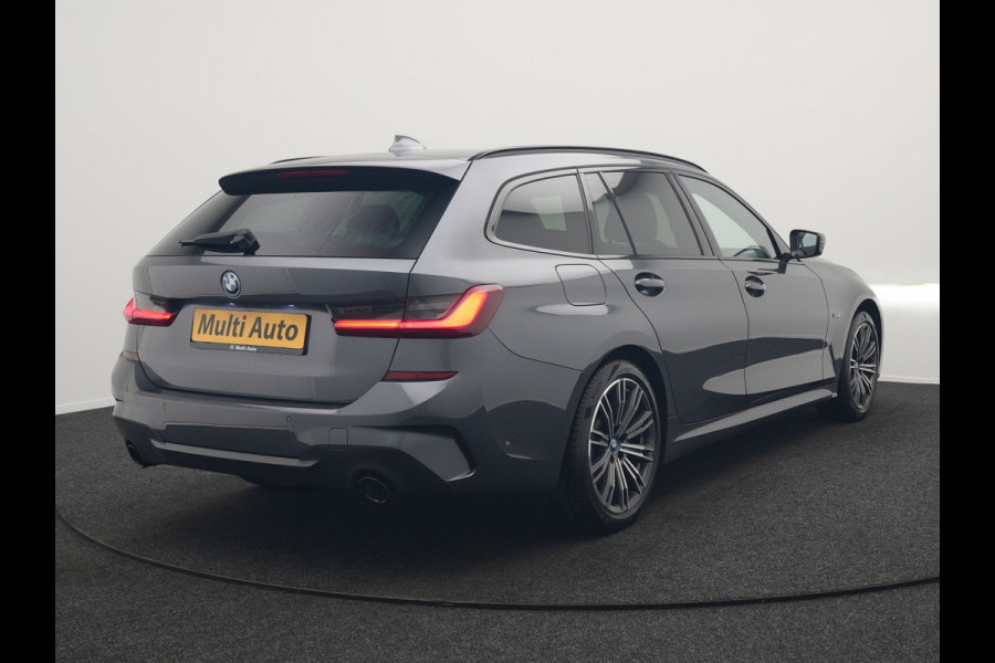 BMW 3 Serie Touring 320e M Sport Plug In Hybrid 204pk Dealer O.H. PHEV | Trekhaak Af Fabriek | Panodak | Adaptive Cruise | Alcantara Sportstoelen |  18"L.M | Apple Carplay | Keyless | Navigatie | Sfeerverlichting | Virtual | DAB |