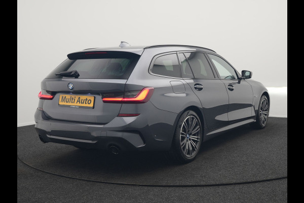 BMW 3 Serie Touring 320e M Sport Plug In Hybrid 204pk Dealer O.H. PHEV | Trekhaak Af Fabriek | Panodak | Adaptive Cruise | Alcantara Sportstoelen |  18"L.M | Apple Carplay | Keyless | Navigatie | Sfeerverlichting | Virtual | DAB |