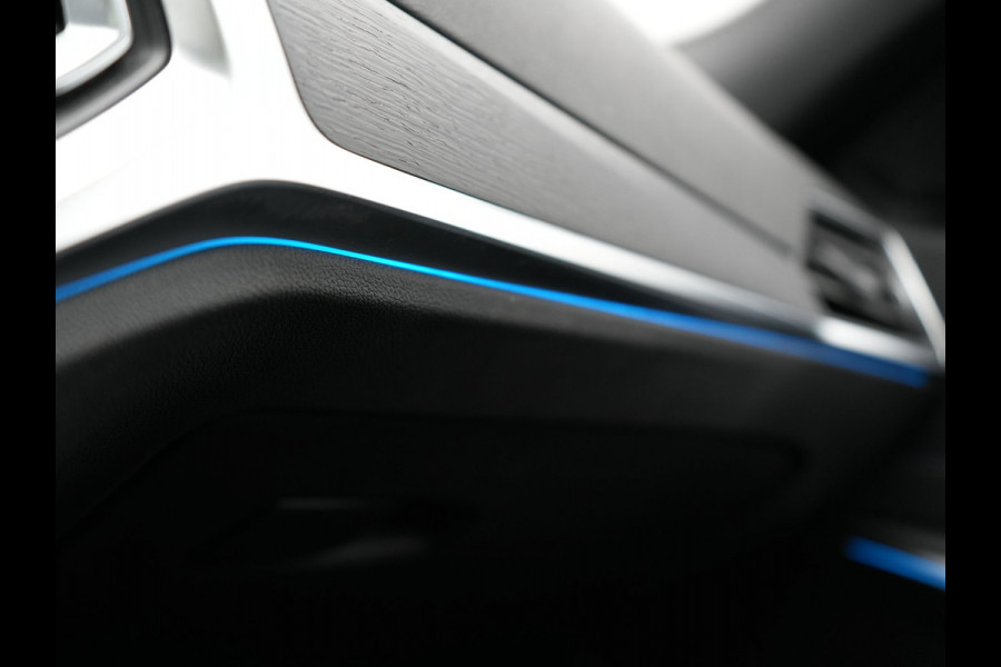 BMW 3 Serie Touring 320e M Sport Plug In Hybrid 204pk Dealer O.H. PHEV | Trekhaak Af Fabriek | Panodak | Adaptive Cruise | Alcantara Sportstoelen |  18"L.M | Apple Carplay | Keyless | Navigatie | Sfeerverlichting | Virtual | DAB |