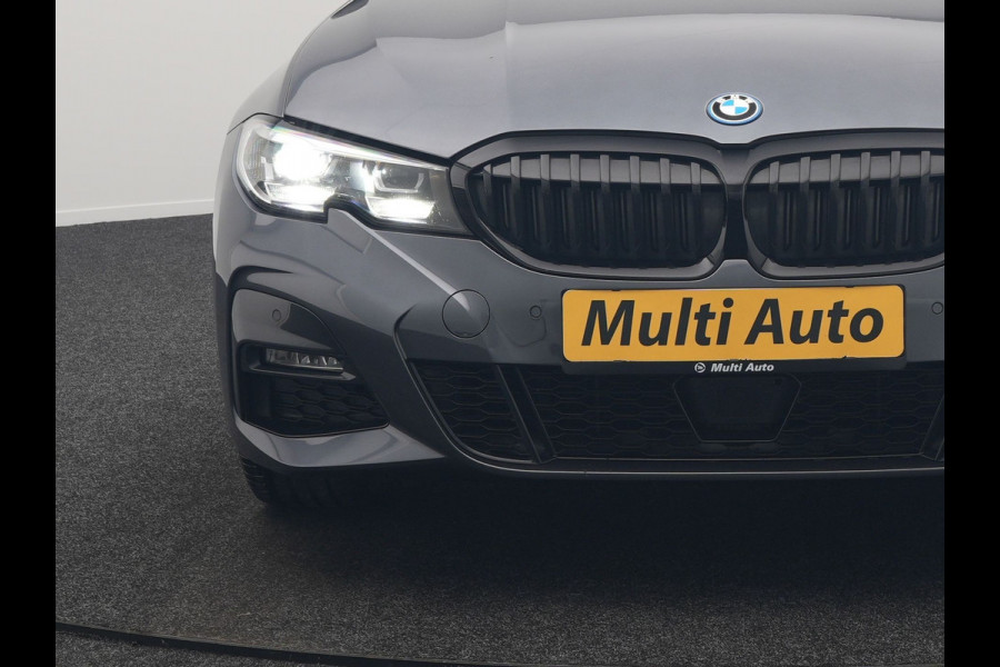 BMW 3 Serie Touring 320e M Sport Plug In Hybrid 204pk Dealer O.H. PHEV | Trekhaak Af Fabriek | Panodak | Adaptive Cruise | Alcantara Sportstoelen |  18"L.M | Apple Carplay | Keyless | Navigatie | Sfeerverlichting | Virtual | DAB |